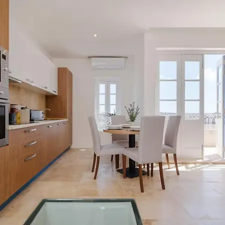 Rare Seaview Penthouse - Garden View - Wifi Apartment Valletta