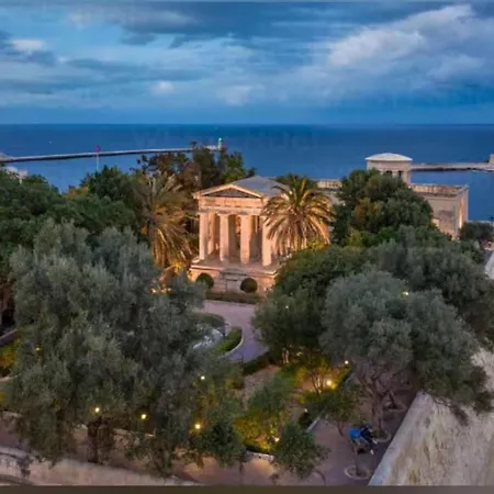 Rare Seaview Penthouse - Garden View - Wifi Valletta